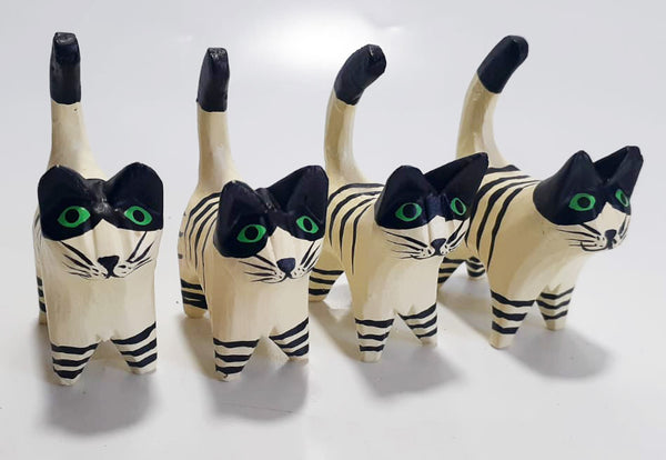 Cat set of 4 with stripes